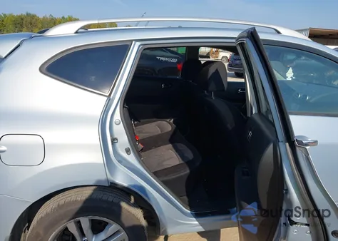 2013 Nissan Rogue Sv z USA, uszkodzony, nr VIN JN8AS5MV7DW130656